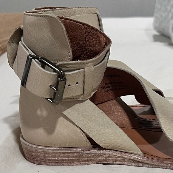 Vale Boot Sandals - Picture 5 of 6